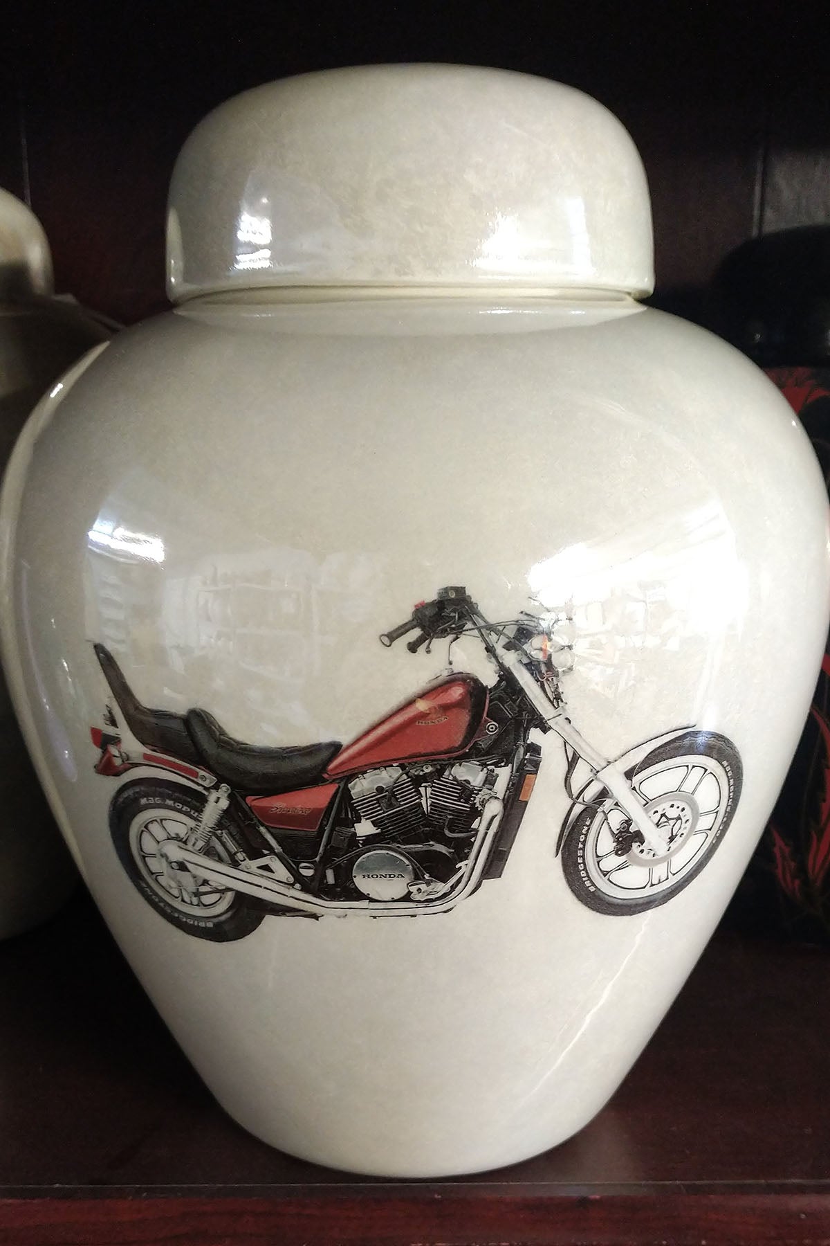 Personalize cremation urns | Heartland Urns and Keepsakes